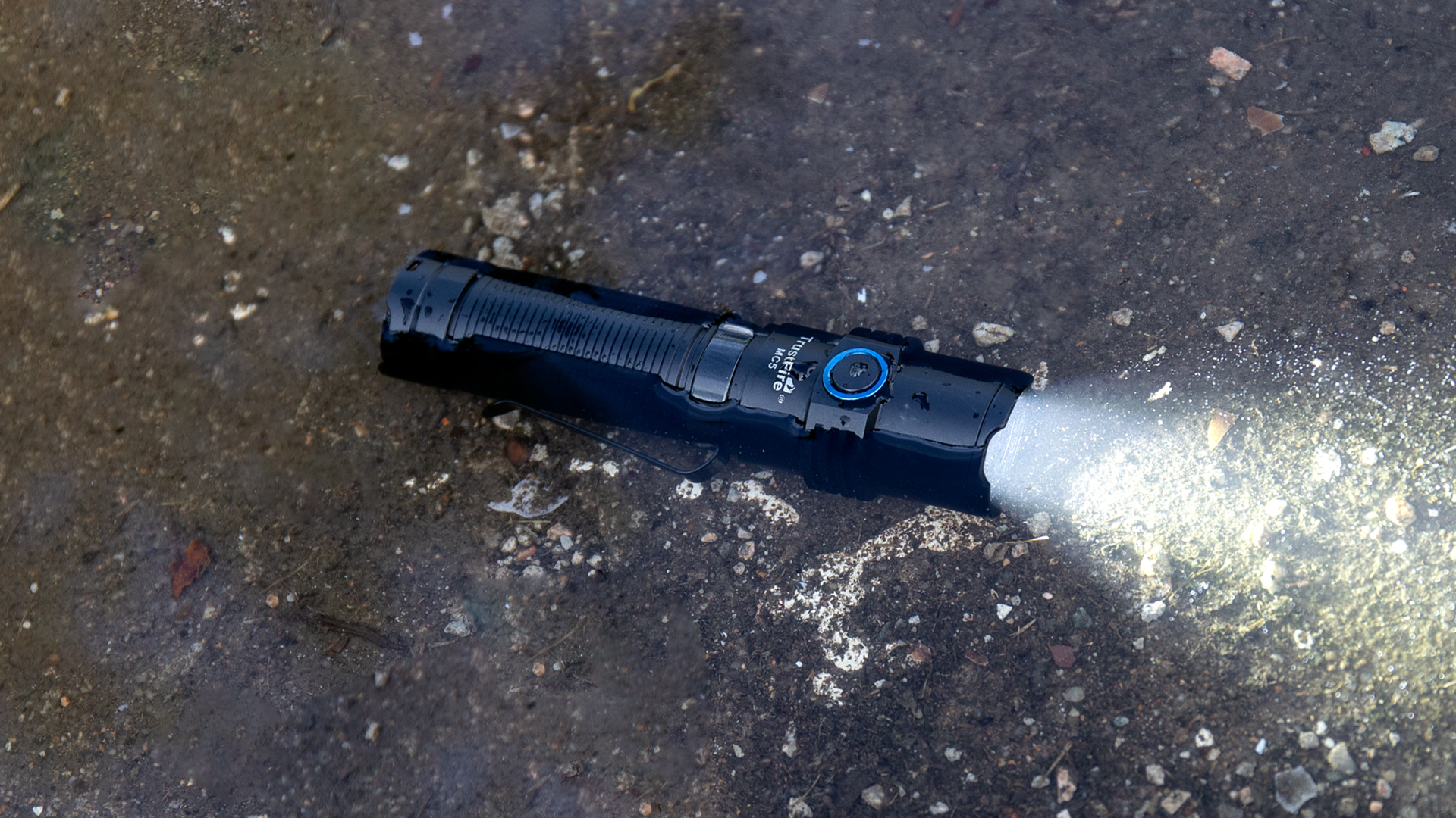 Tehokas taskulamppu Trustfire MC3 valoteho 3300 lm, suojausluokka IP68