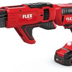 Akkukipsilevyruuvinväännin Flex DW 45 18.0-EC ruuvien syöttölaitteella kiinni